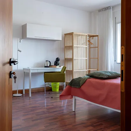 Botanica Pio X - With Private Bathroom, New Kitchen & Tram To