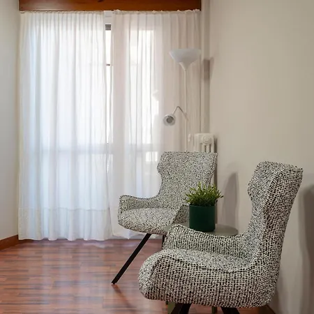 Guest house Botanica Pio X - With Private Bathroom, New Kitchen & Tram To 3*