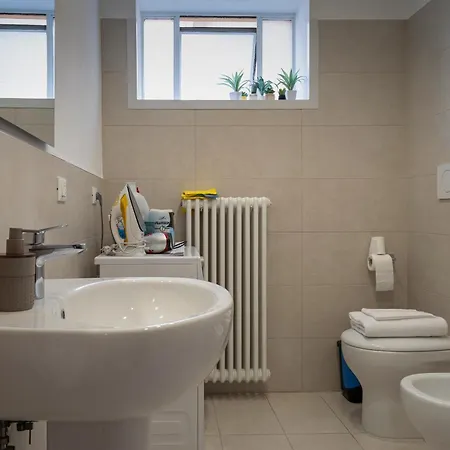Botanica Pio X - With Private Bathroom, New Kitchen & Tram To Guest house Venice