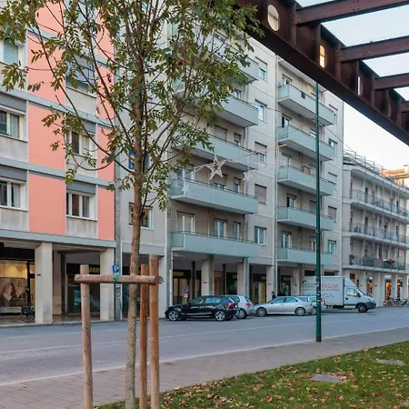 Guest house Botanica Pio X - With Private Bathroom, New Kitchen & Tram To 3*