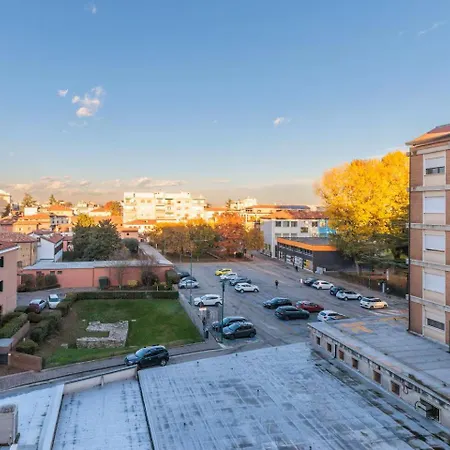 Botanica Pio X - With Private Bathroom, New Kitchen & Tram To 3* Venice